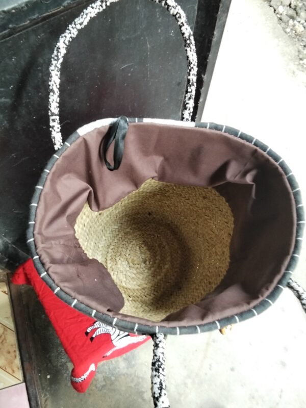 oplus_32 Beaded Flower Basket